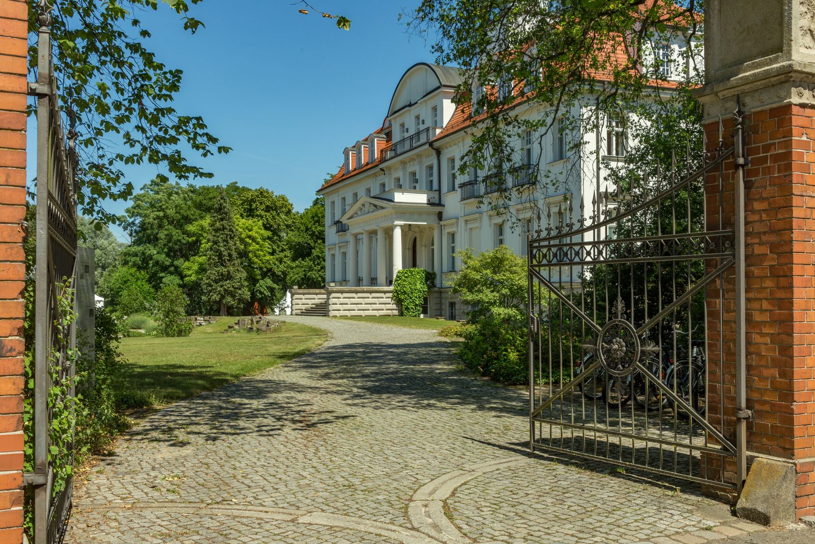 Genshagen-Schloss-Tor